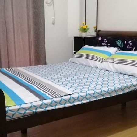 Pine Suites Tagaytay 2 BR w/ Netflix&parking, WIFI, balcony,&great view Tagaytay City Zewnętrze zdjęcie