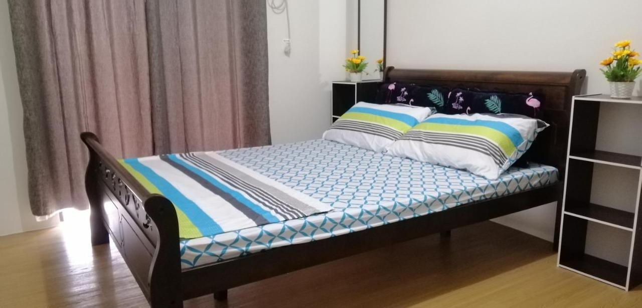 Pine Suites Tagaytay 2 BR w/ Netflix&parking, WIFI, balcony,&great view Tagaytay City Zewnętrze zdjęcie