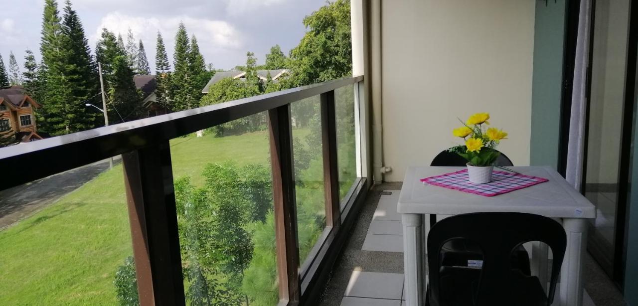 Pine Suites Tagaytay 2 BR w/ Netflix&parking, WIFI, balcony,&great view Tagaytay City Zewnętrze zdjęcie